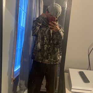 Meet your Posher, Connor